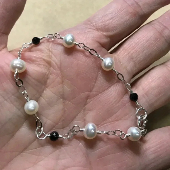 Black Spinel,Pearls,Tin Cup Style Bracelet,Black And White Minimalists bracelet - Picture 4 of 4